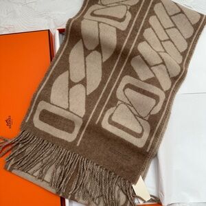 Hermes Clic, C'est Noue scarf
